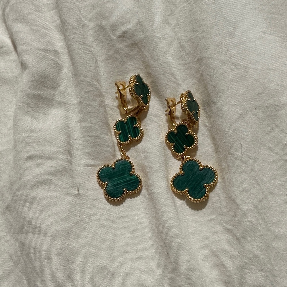 Gorgeous Lucky Green Clover earrings